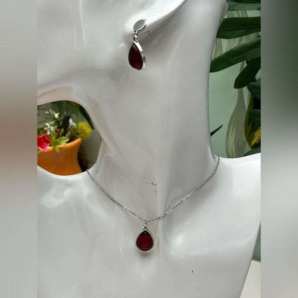 Bohemian Edgy Red Teardrop Necklace set with Earrings - Trendy Edgy Jewelry Set - Picture 9 of 17